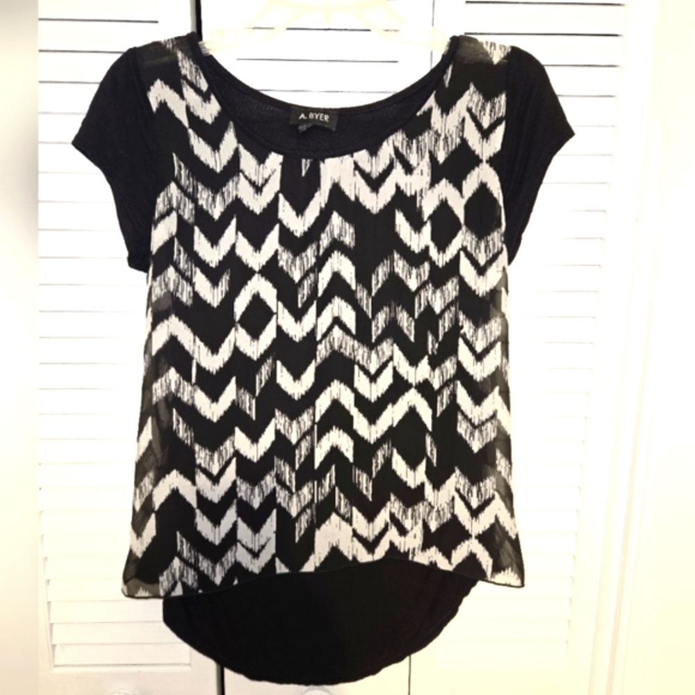 A. Byer Women's M Sheer Chevron Top